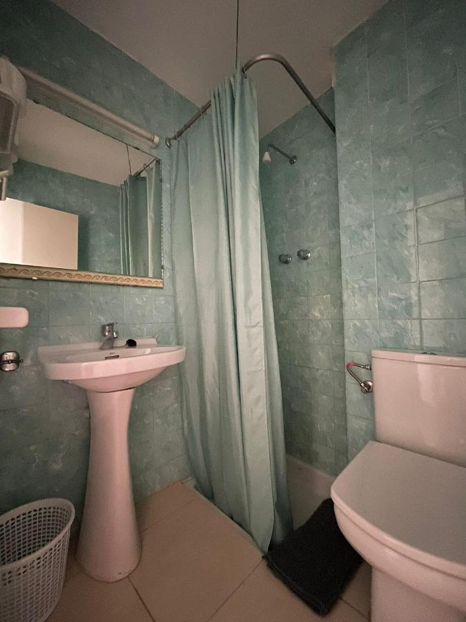 P&R Hostals Maria Rosa Tossa de Mar Bagian luar foto